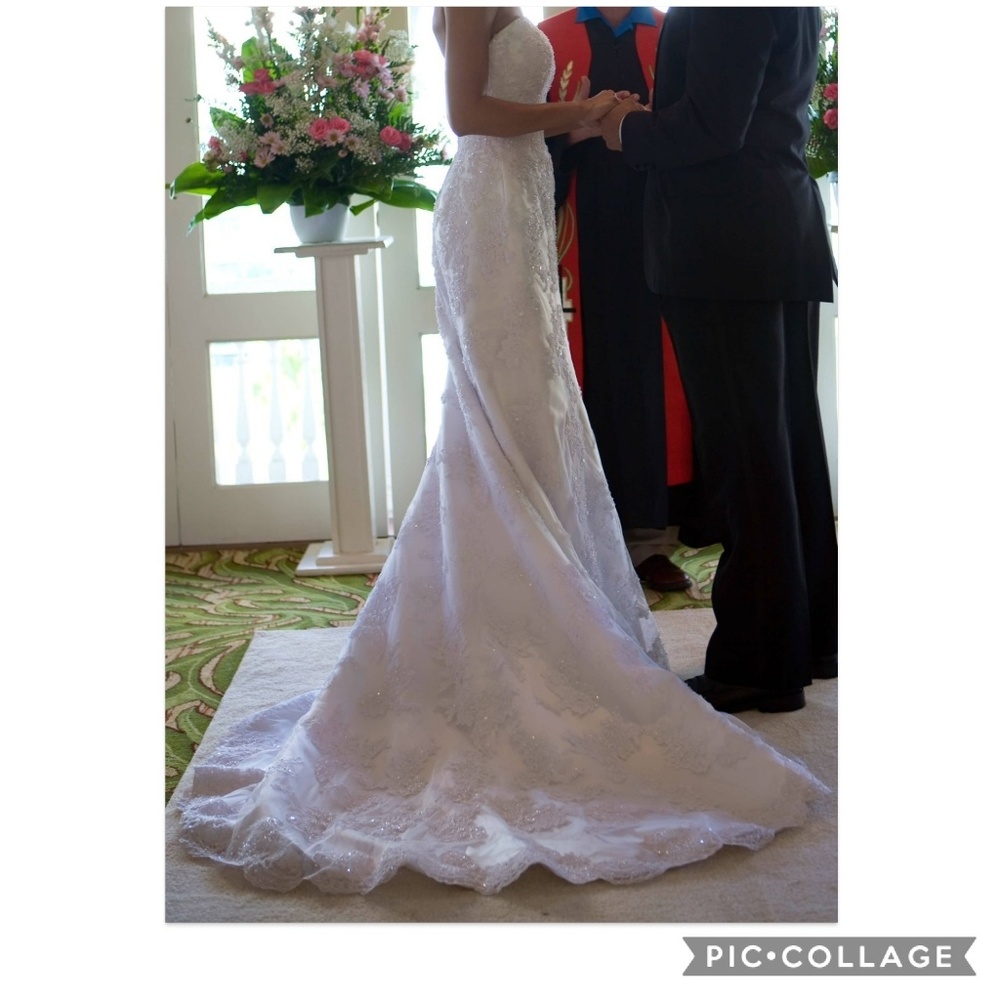 Oleg Cassini Mermaid/Trumpet Lace Wedding Gown - Picture 3 of 6